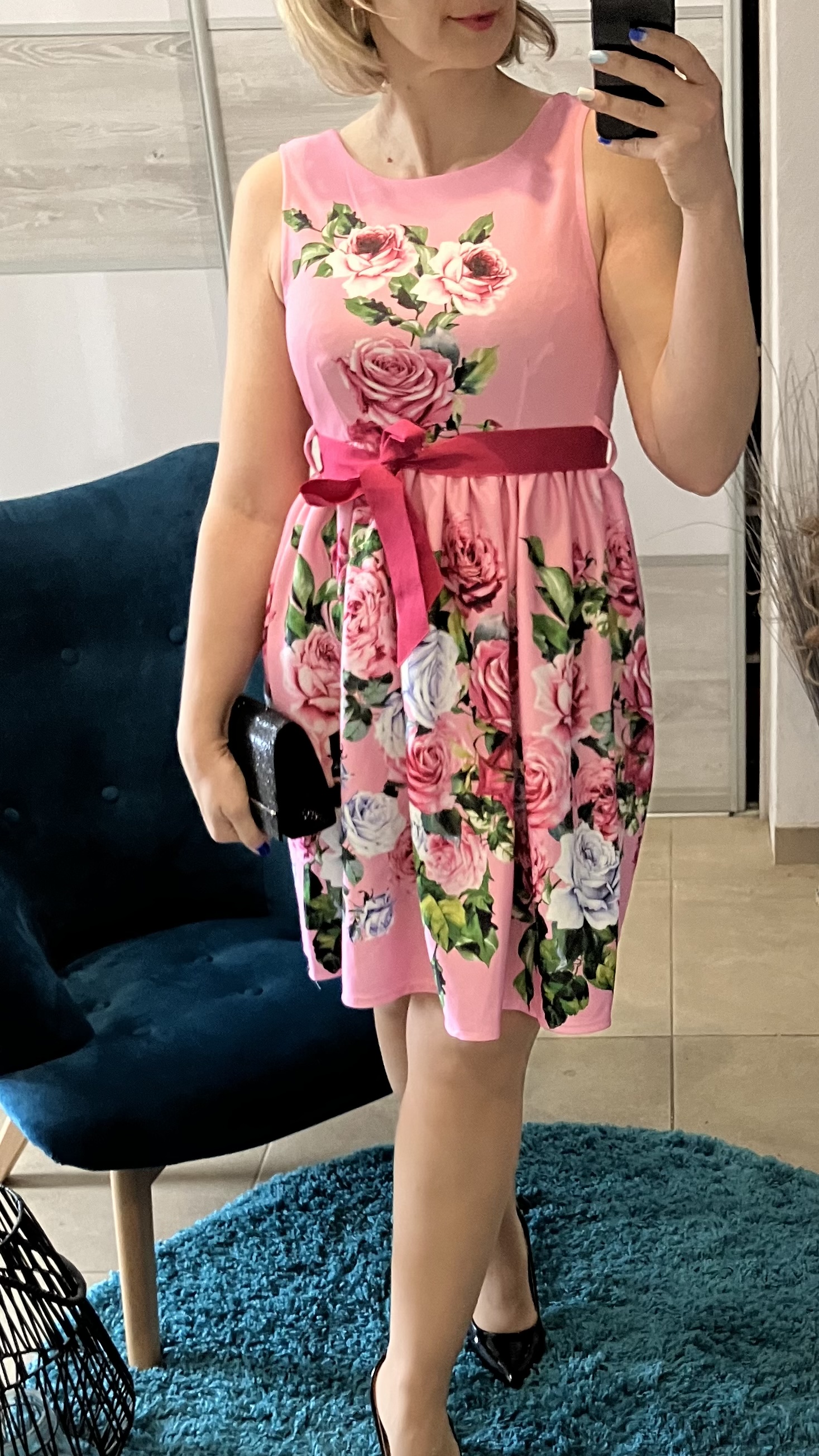 Dámske elegantné kvetované šaty